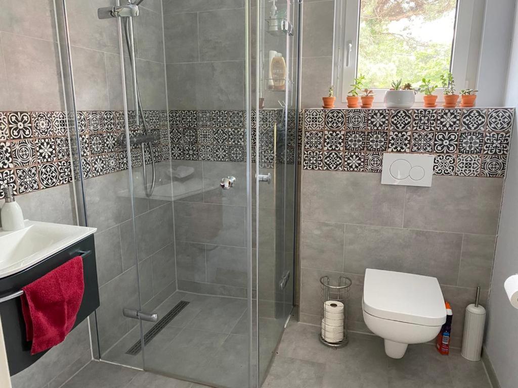 Schoenes Privatzimmer Region Hannover Springe Esterno foto